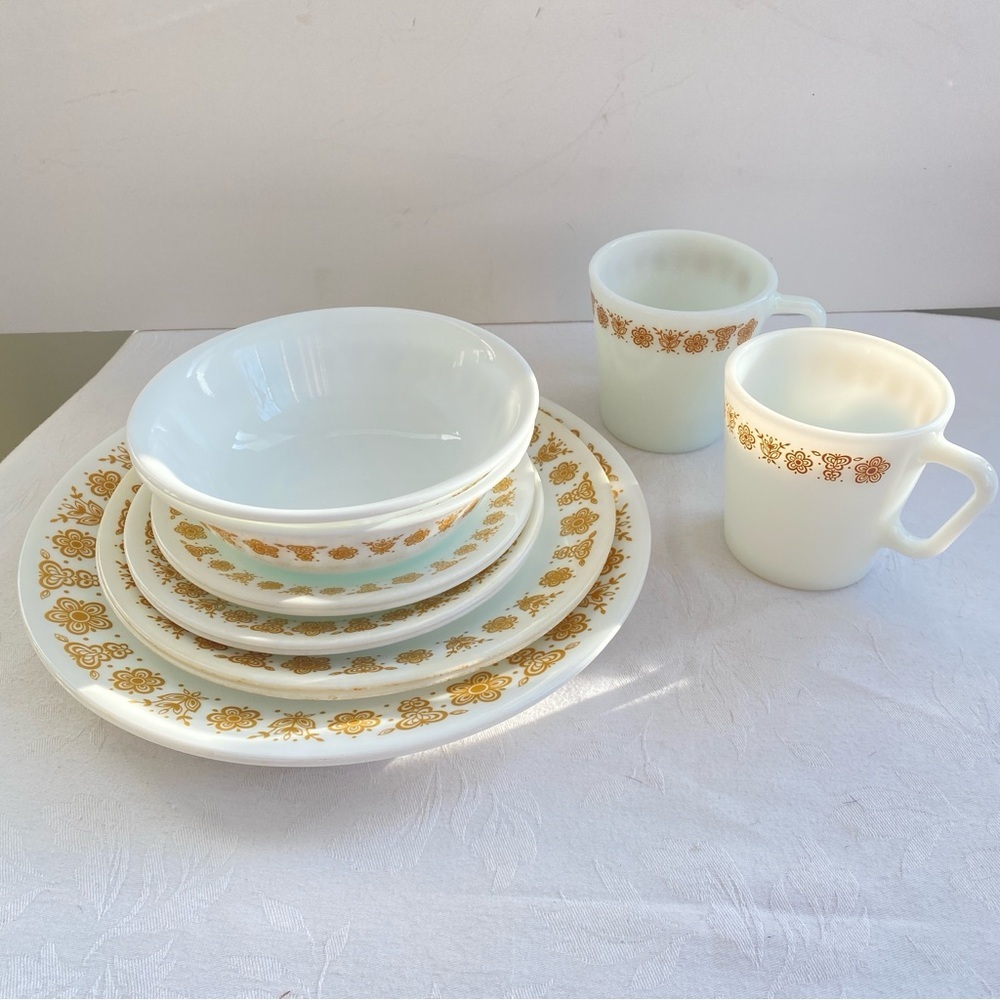 Corelle Butterfly Gold 12 pc Setting for Two